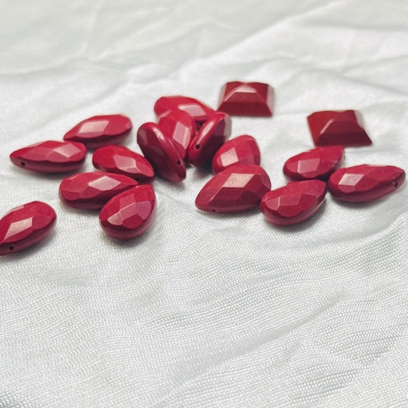 Ruby red corundum cabochons, perfect for jewelry making - Picture 1 of 4